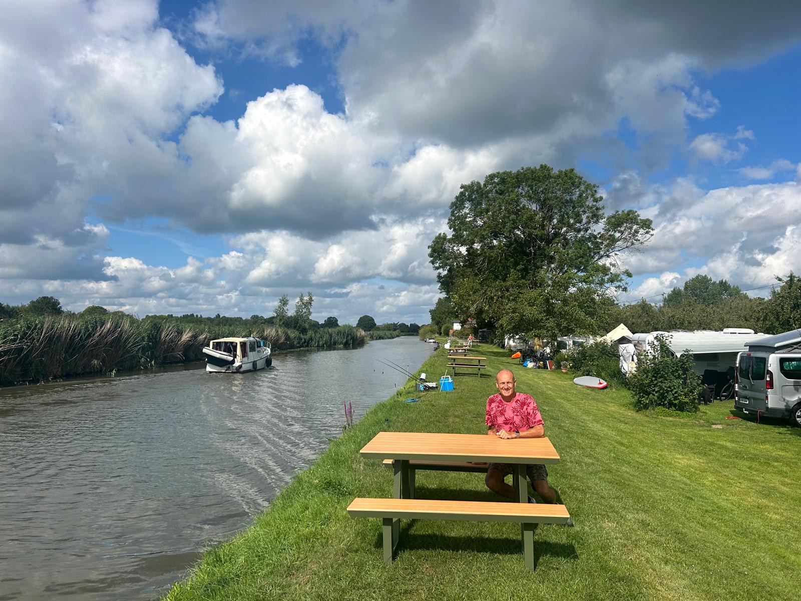 MaximaVida aluminium picnic table Bermuda 150 cm olive green at Camping De Boogaard