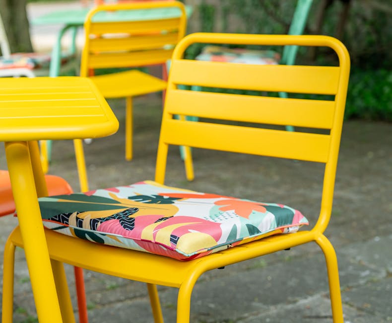 Ochre yellow Max with Vaiana seat cushion