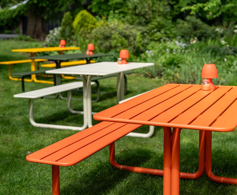 Farbige Metall-Picknicktische Max