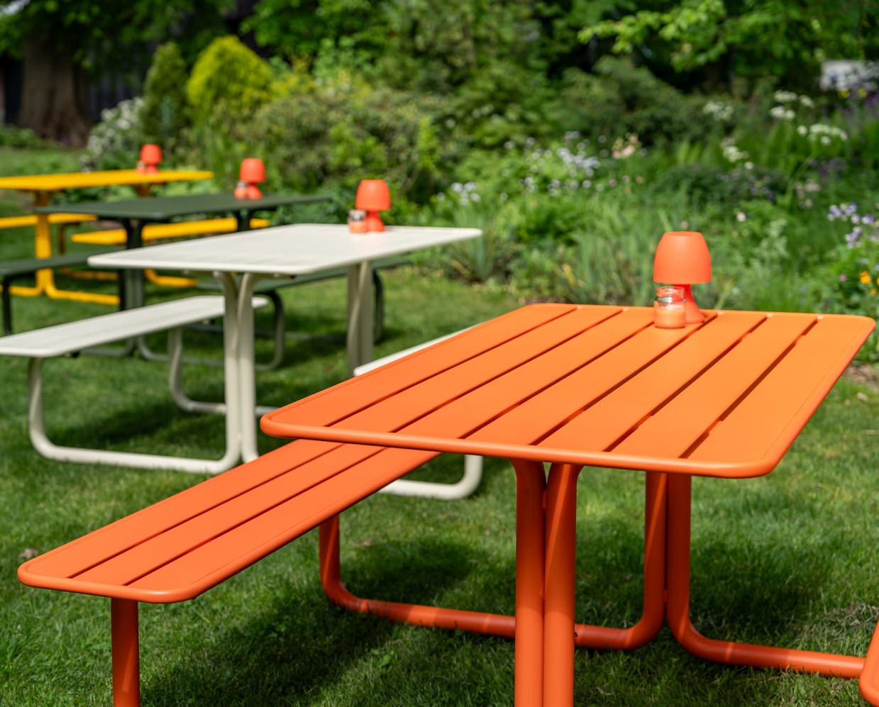 Coloured metal picnic tables Max