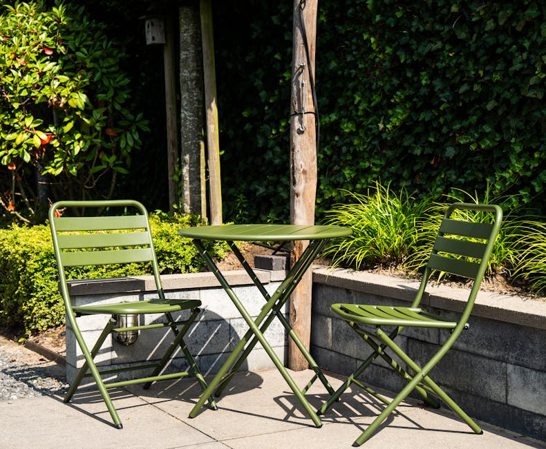 Metal bistro set Max olive green in garden