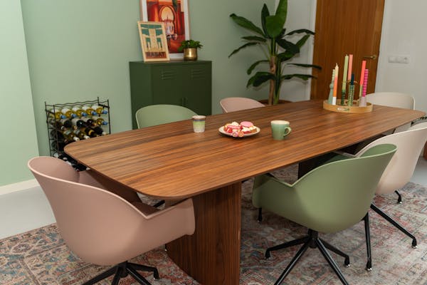 Cuyp dining chair in various colours