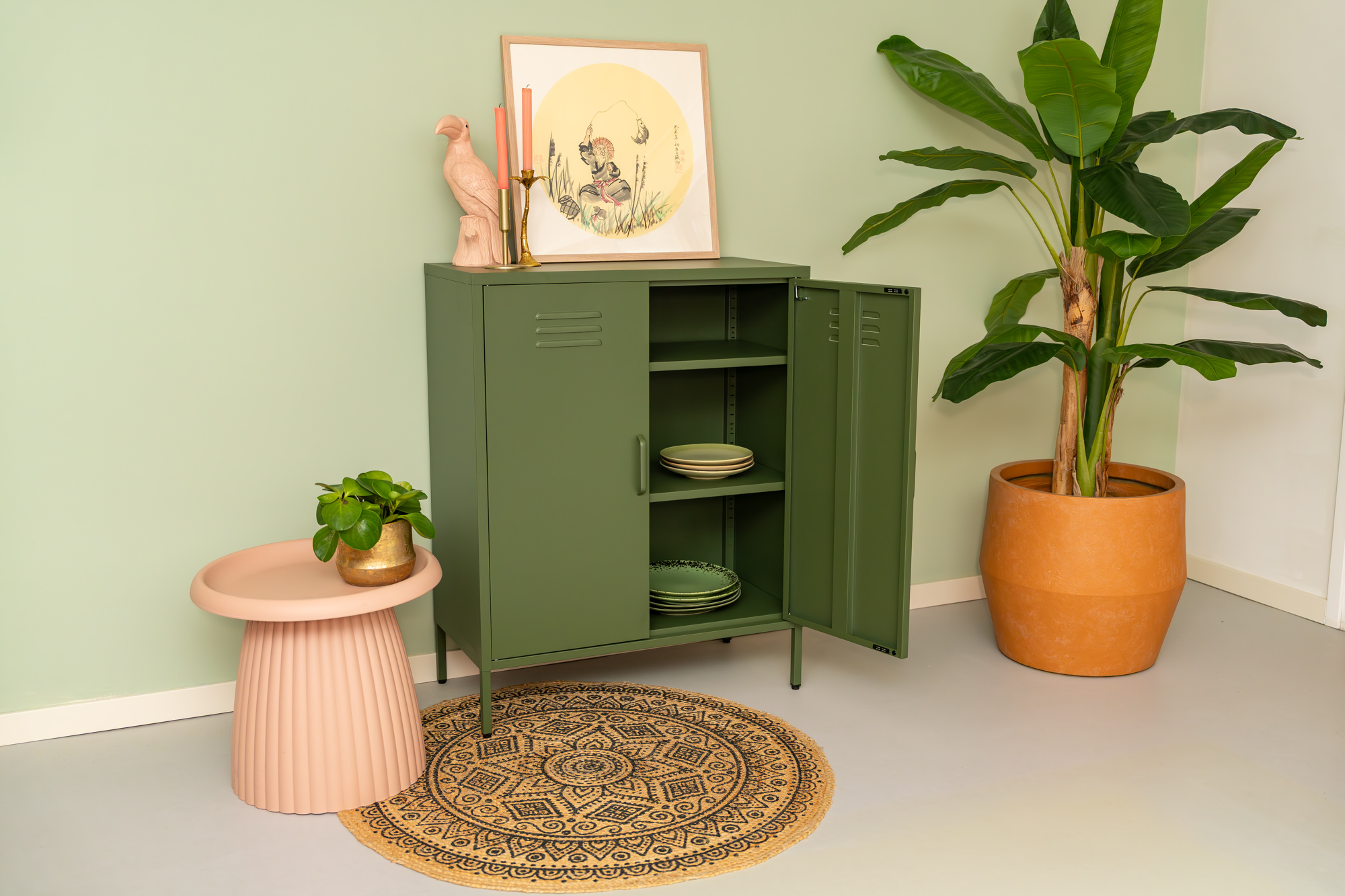 Olijfgroene metalen lockerkast met 2 schappen