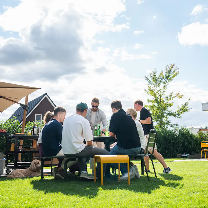 Grillen mit freunden im garten