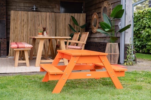 MaximaVida luxe houten kinderpicknicktafel Cura%C3%A7ao 100 cm oranje met opbergruimte