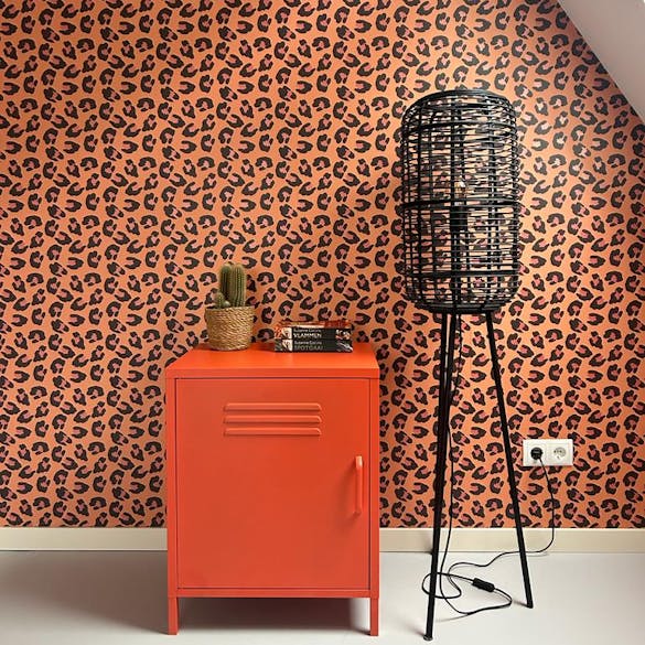 Zacht oranje lockerkastje Finn in de slaapkamer