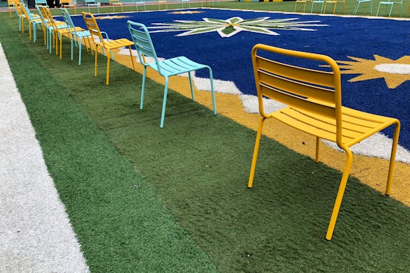MaximaVida aqua en okergele metalen stoelen Max XXL