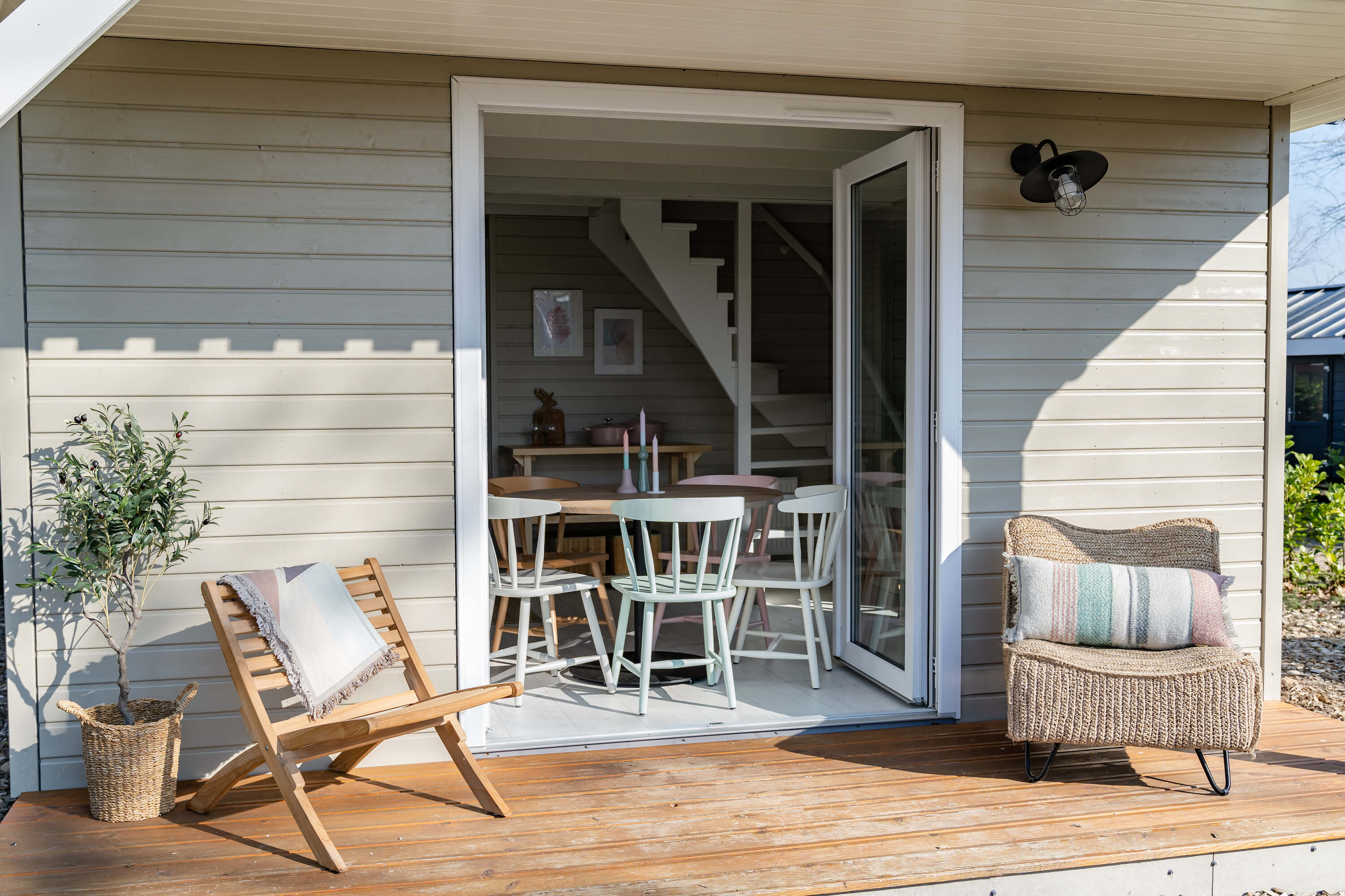 Scandinavisch huisje op bospark de Bremstruik