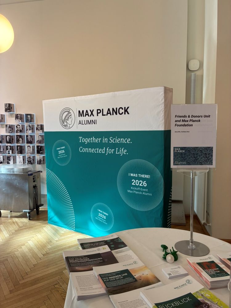 Neues Netzwerk für MAX PLANCK Alumni, Foto des Messestandes