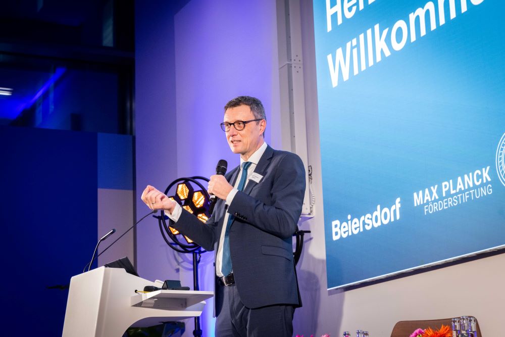 MPG-Präsident Patrick Cramer beim Podiumsgespräch