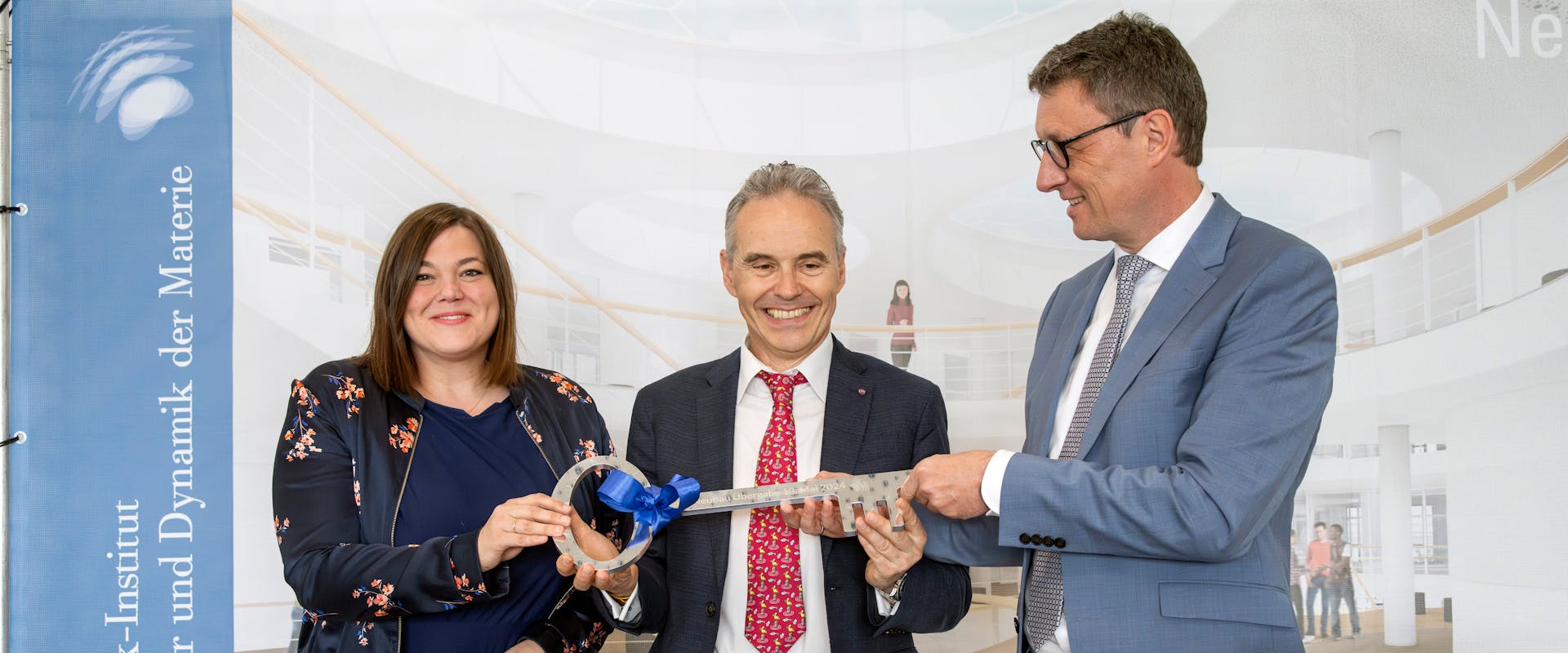 MPG-Präsident Patrick Cramer übergibt den Neubau der MPI für Struktur und Dynamik der Materie | ©MPSD/Julia Knop MPG-Präsident Patrick Cramer übergibt den Neubau der MPI für Struktur und Dynamik der Materie