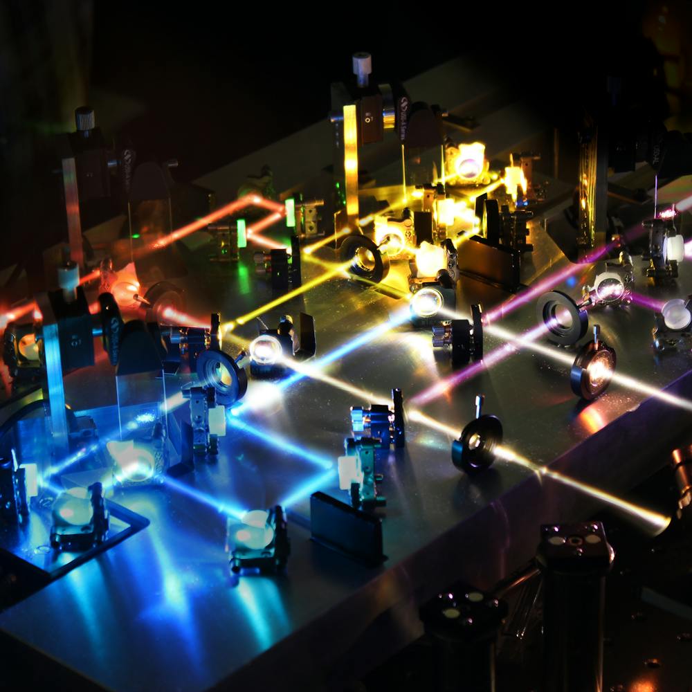 Prototyp des neuen Ultrakurzpulslasers am LEX. | ©MPI für Quantenoptik Prototyp des neuen Ultrakurzpulslasers am LEX.