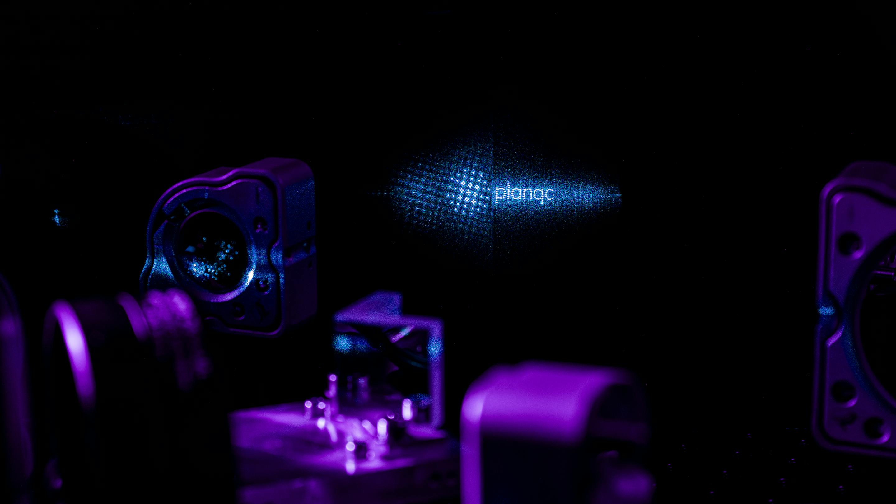 null | ©planqc GmbH null