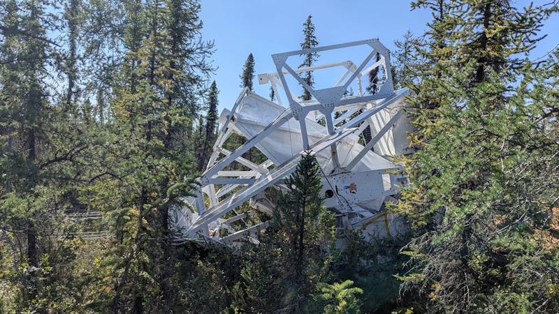 Wie die ersten Fotos des Landeplatzes zeigen, liegt Sunrise III auf dem „Rücken“ und das Teleskop zeigt nach oben. | ©MPI für Sonnensystemforschung/D. Maase Wie die ersten Fotos des Landeplatzes zeigen, liegt Sunrise III auf dem „Rücken“ und das Teleskop zeigt nach oben.
