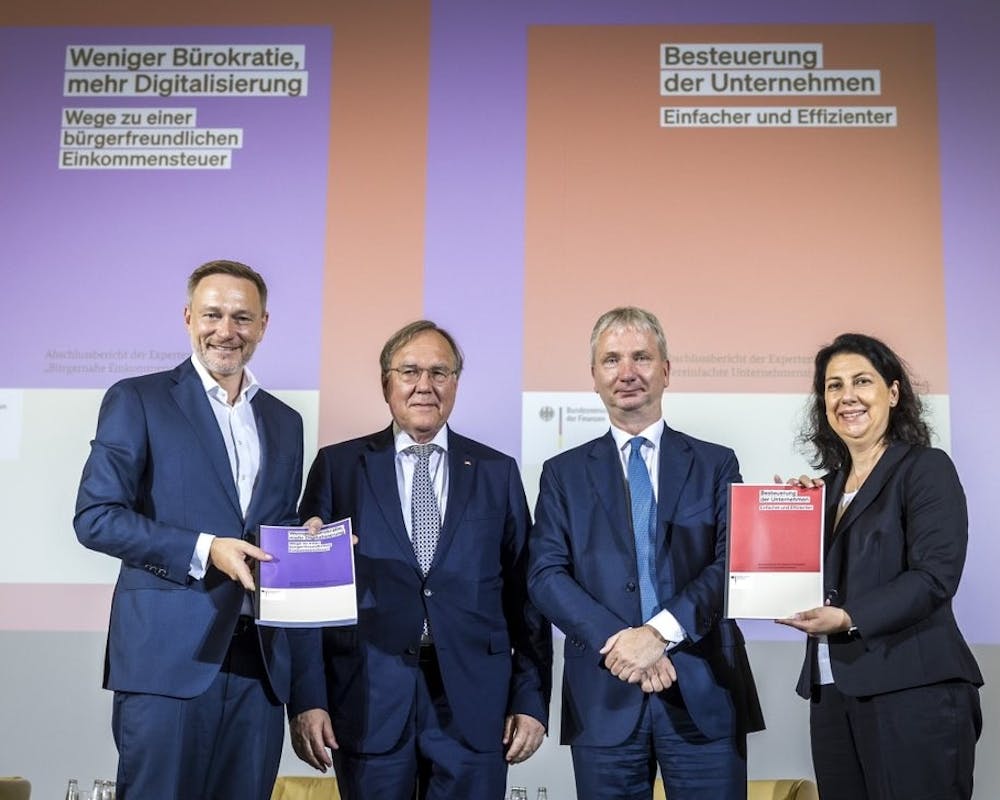 v.l.n.r. Bundesminister Christian Lindner, Prof. Dr. h. c. Rudolf Mellinghoff, Prof. Dr. Dr. h. c. Wolfgang Schön und Parlamentarische Staatssekretärin Katja Hesse | ©BMF v.l.n.r. Bundesminister Christian Lindner, Prof. Dr. h. c. Rudolf Mellinghoff, Prof. Dr. Dr. h. c. Wolfgang Schön und Parlamentarische Staatssekretärin Katja Hesse