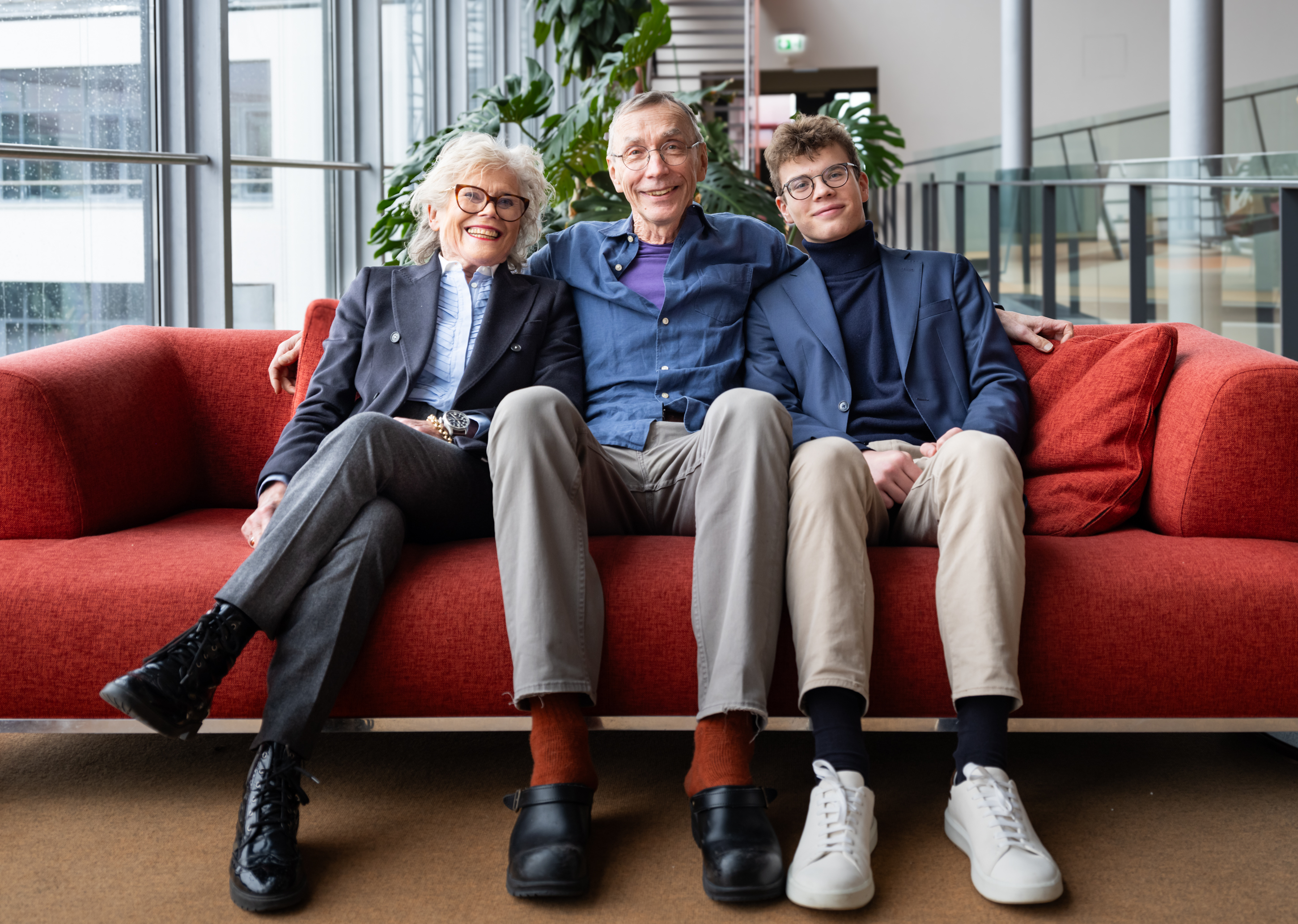 Förderin Sabine Schaefer trifft geförderten Forscher, Nobelpreisträger Svante Pääbo