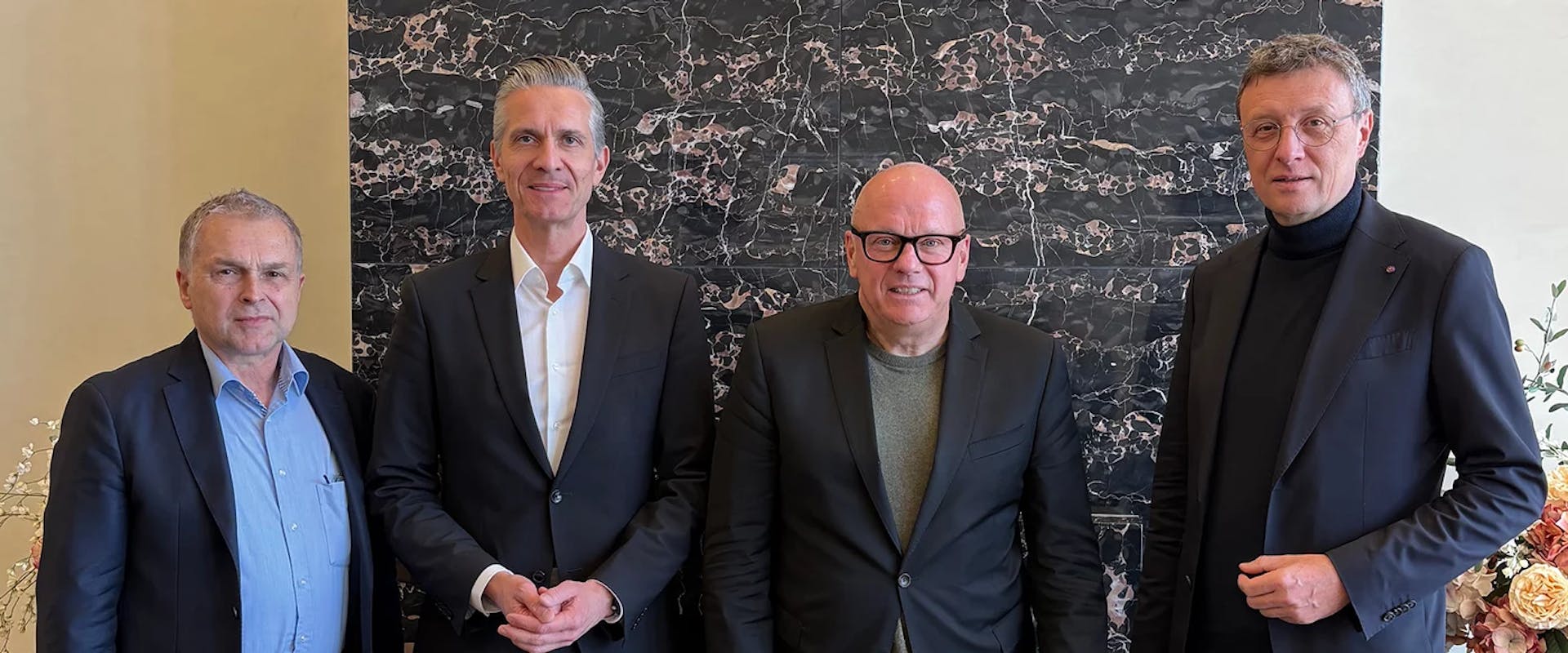 Patrick Cramer mit dem deutschen Botschafter Andreas Michaelis (2.v.r.) und den Max-Planck Direktoren Anton Zensus (links) und Christian Doeller (2.v.l.). | ©MPG Patrick Cramer mit dem deutschen Botschafter Andreas Michaelis (2.v.r.) und den Max-Planck Direktoren Anton Zensus (links) und Christian Doeller (2.v.l.).