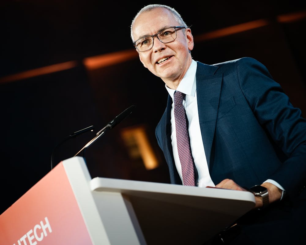 Prof. Dr. Immanuel Bloch geehrt mit dem 2025 Hightech-Preis | ©StMWK/Axel König Prof. Dr. Immanuel Bloch geehrt mit dem 2025 Hightech-Preis