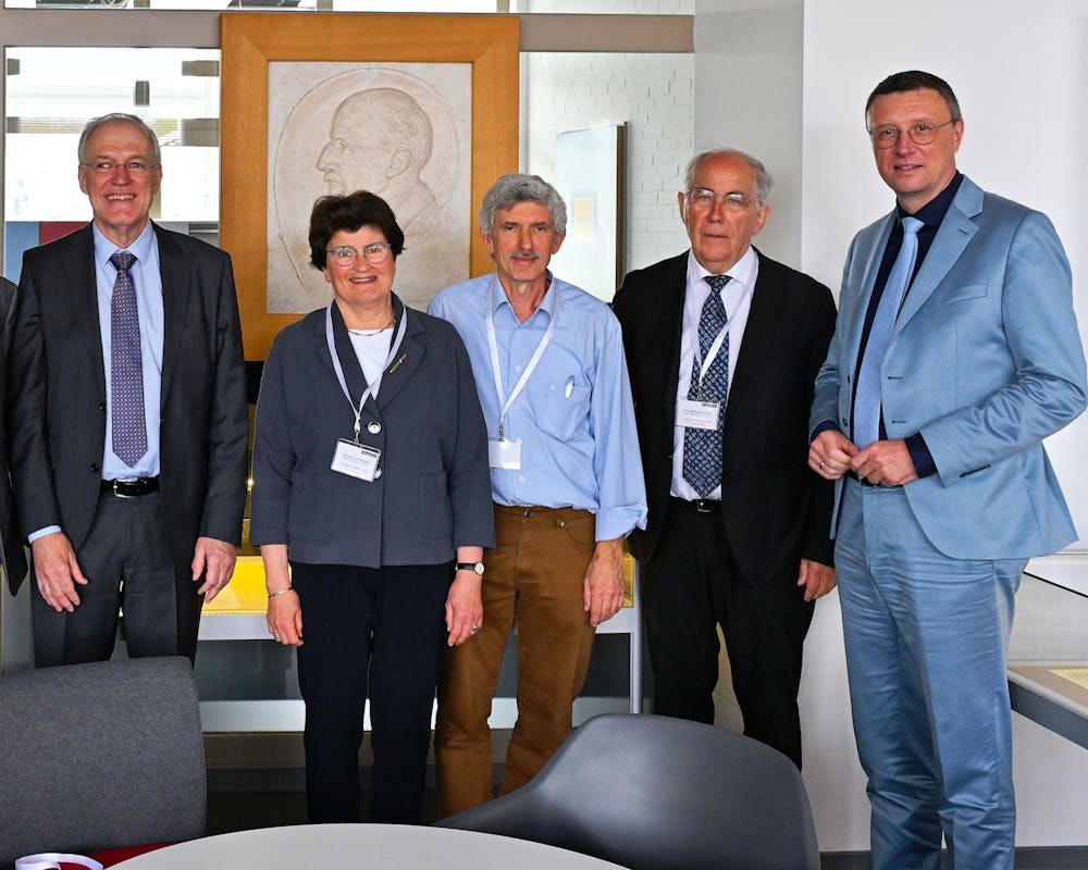 Prof. Arne Schirrmacher, Prof. Kai Rossnagel, Prof. Klaus Richter, Prof. Eckhard Quandt, Cornelia Kulenkampff, Prof. Michael Bonitz, Prof. Reinhard Pöllath, Prof. Patrick Cramer | ©C. Makait Prof. Arne Schirrmacher, Prof. Kai Rossnagel, Prof. Klaus Richter, Prof. Eckhard Quandt, Cornelia Kulenkampff, Prof. Michael Bonitz, Prof. Reinhard Pöllath, Prof. Patrick Cramer