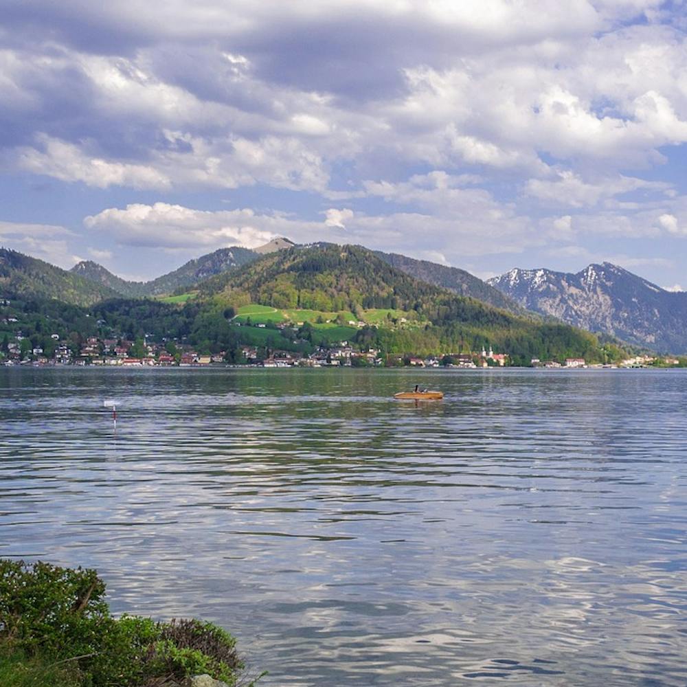 Tegernsee vor Bergen | ©Pixabay/ChiemSeherin Tegernsee vor Bergen