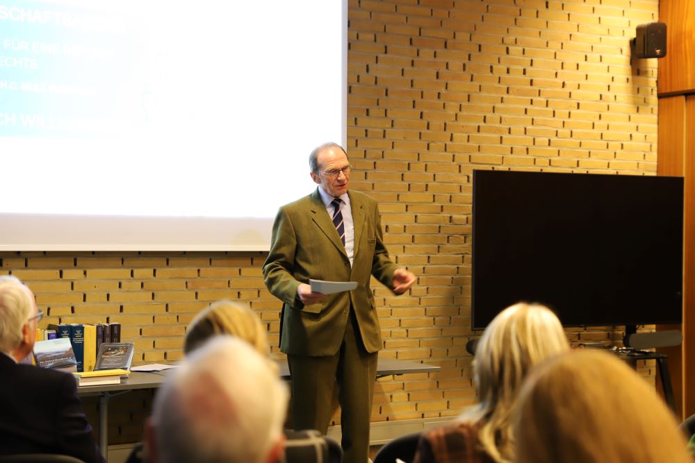 Prof. Dr. Dr. h.c. mult. Reinhard Zimmermann