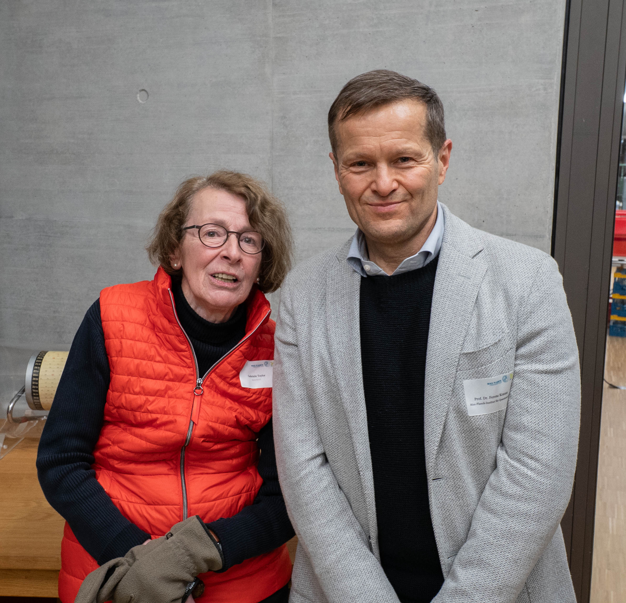 Urenkelin von Max Planck, Gabriele Taylor, mit Ferenc Krausz