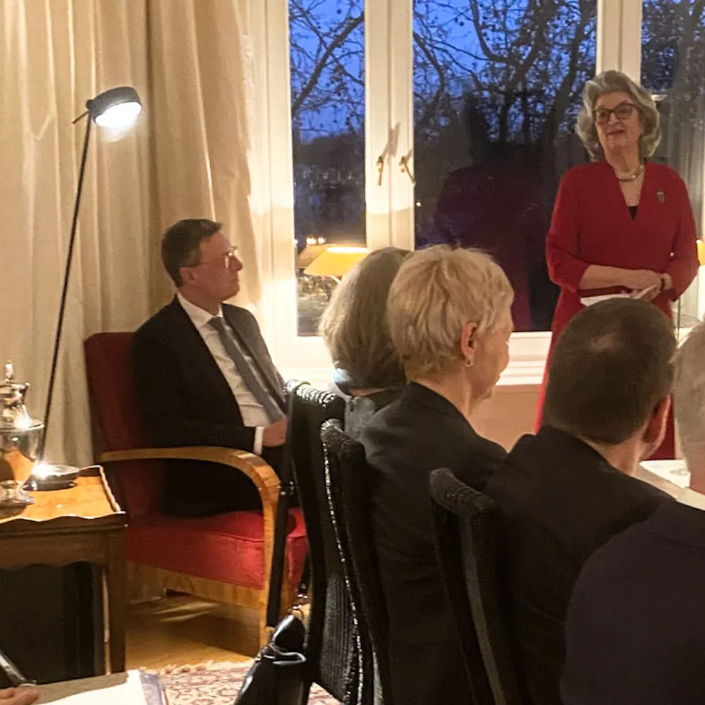 Veranstaltung bei Kuratorin Ulrike v. Sobbe privat - mit Präsident Patrick Cramer als Gastredner | ©MPF Veranstaltung bei Kuratorin Ulrike v. Sobbe privat - mit Präsident Patrick Cramer als Gastredner