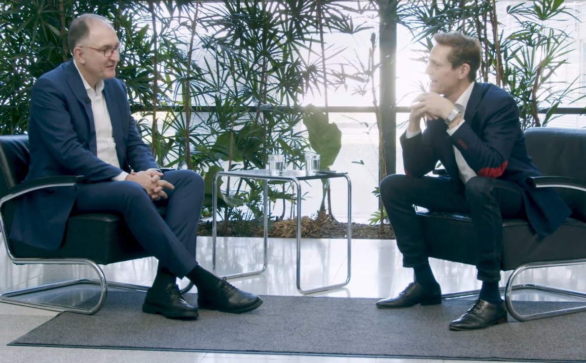 Prof. Seeberger mit Andreas Reiser von der MPF Start-up Initiative im Gespräch