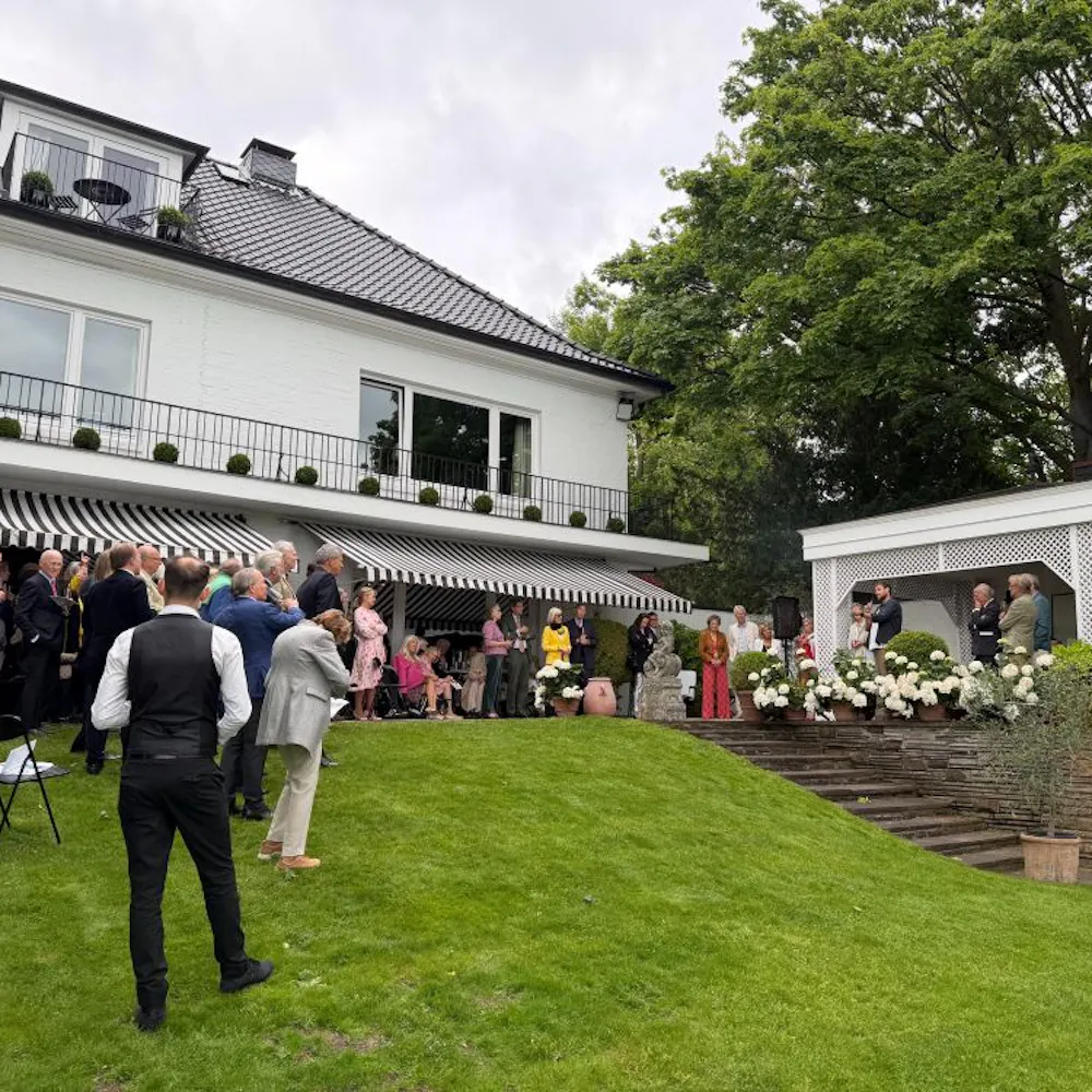 Im Garten von Birgit Gerlach, 10 Jahre Science Cocktail mit Gastredner Marcus Ebeling vom MPI für demografische Forschung | ©MPF Im Garten von Birgit Gerlach, 10 Jahre Science Cocktail mit Gastredner Marcus Ebeling vom MPI für demografische Forschung