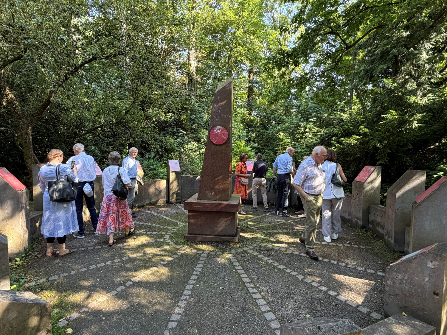 auf dem Stadtfriedhof von Göttingen, Platz der Nobelpreisträger