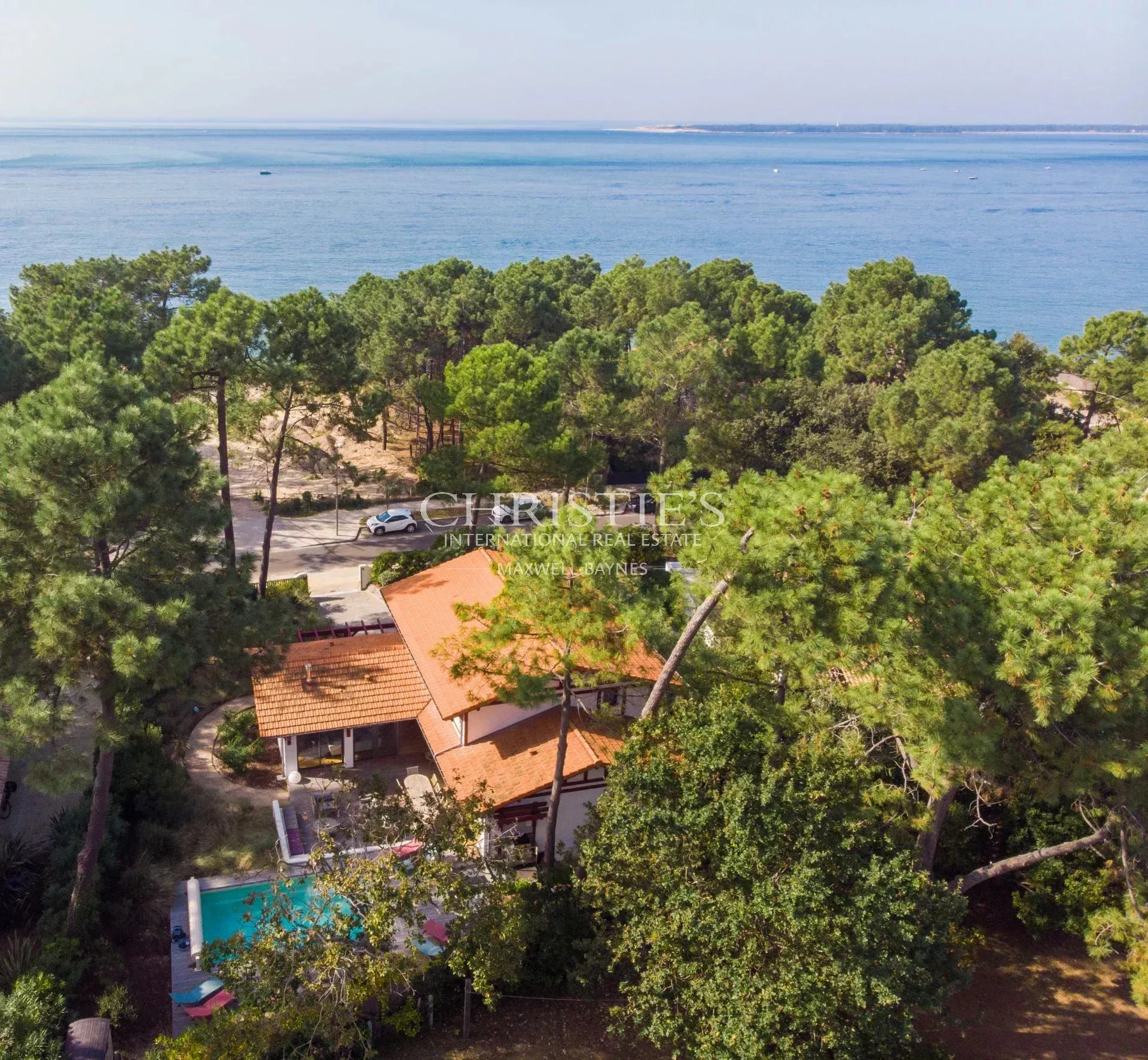 Villa with Panoramic Arcachon Bay views