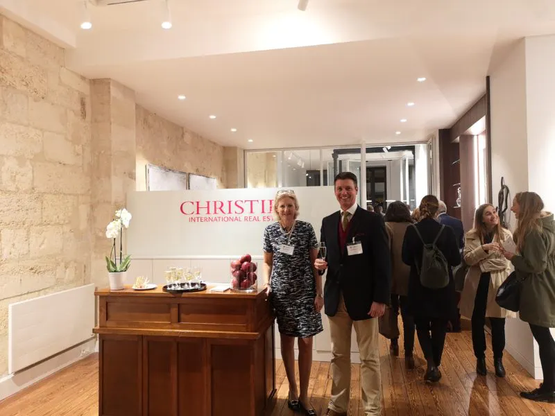 Les co-fondateurs Karin Maxwell et Michael Baynes le soir de l’inauguration au 28 Cours du Chapeau Rouge, Bordeaux