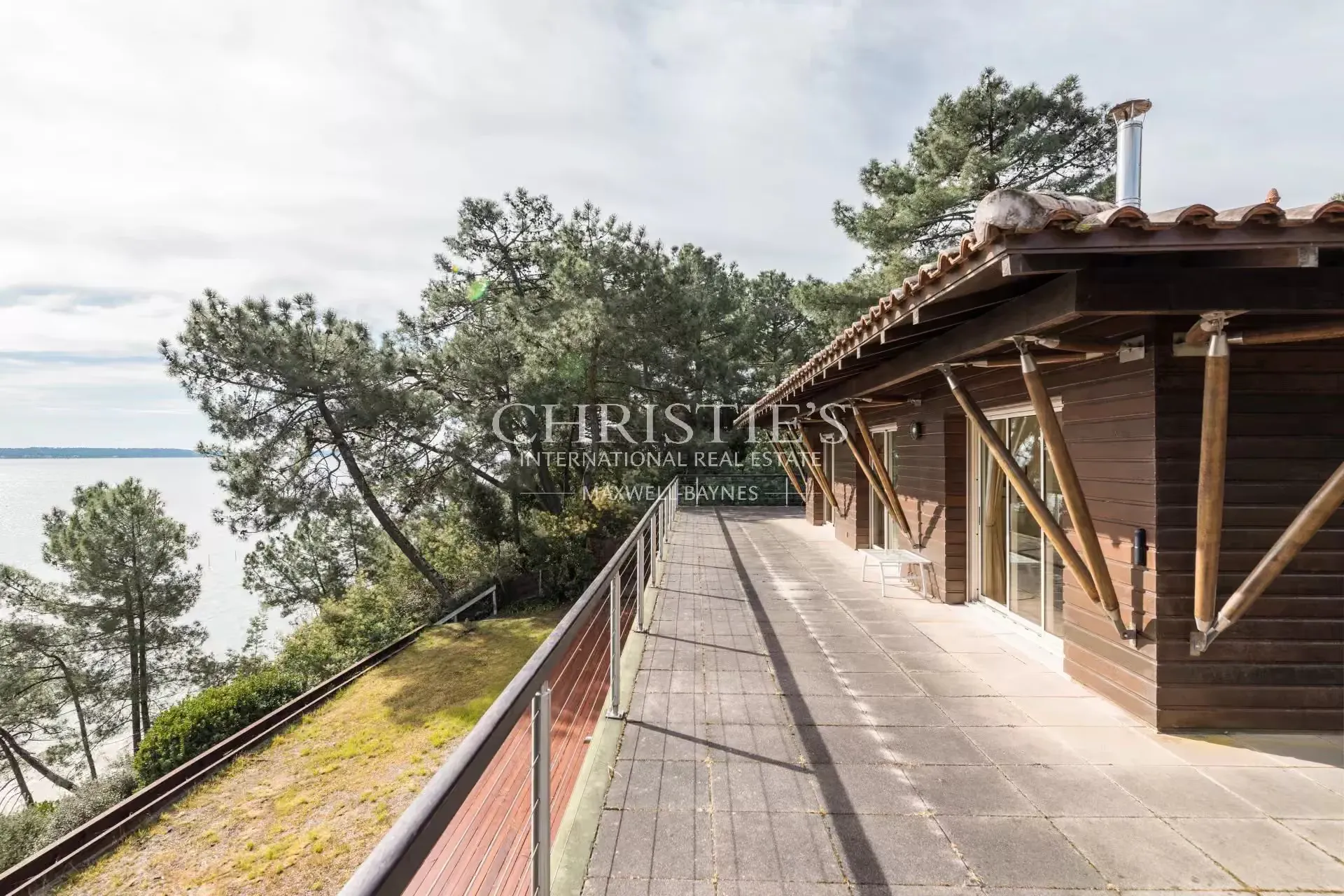 Seafront Villa for Sale in Cap-Ferret, Bassin d'Arcachon