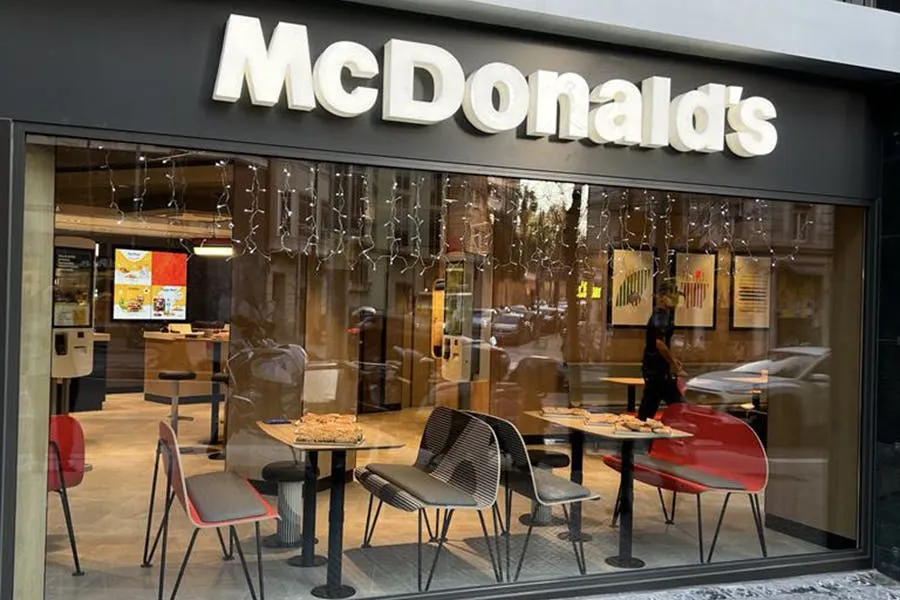 mcdonald-s-inaugura-un-nuevo-restaurante-en-barcelona-y-contin-a-su