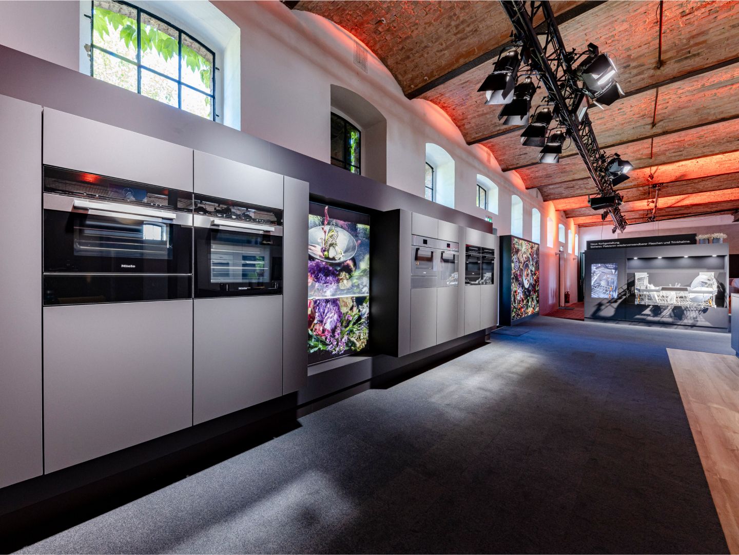 Die Beleuchtung wurde komplett von MDLexpo für den Messestand auf die Beine gestellt.