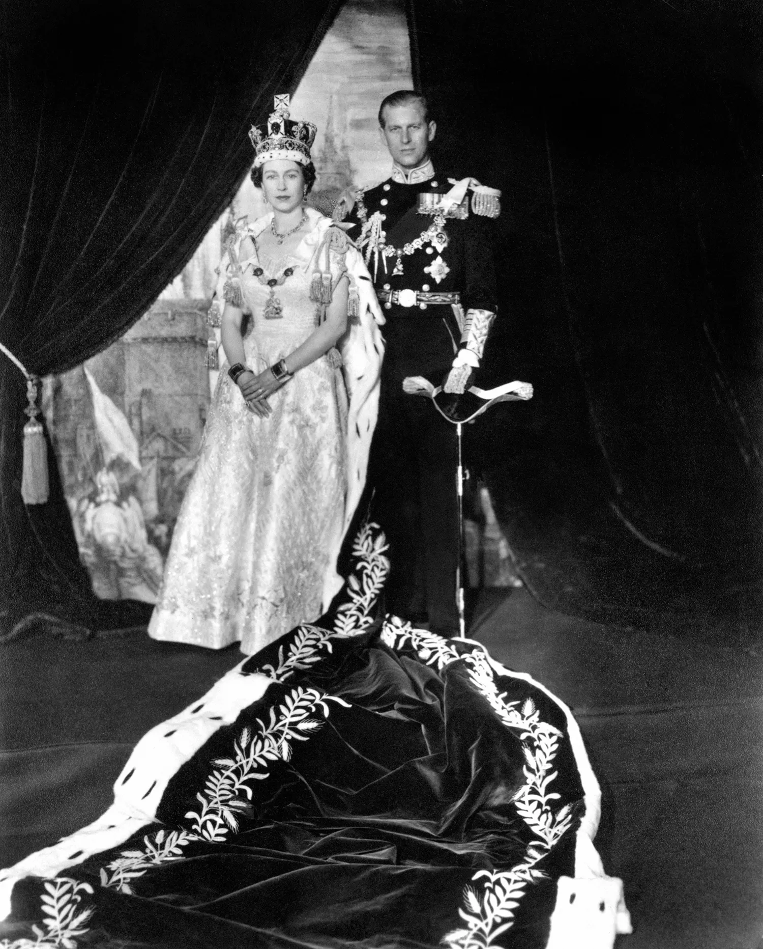 the queen and prince philip on coronation day