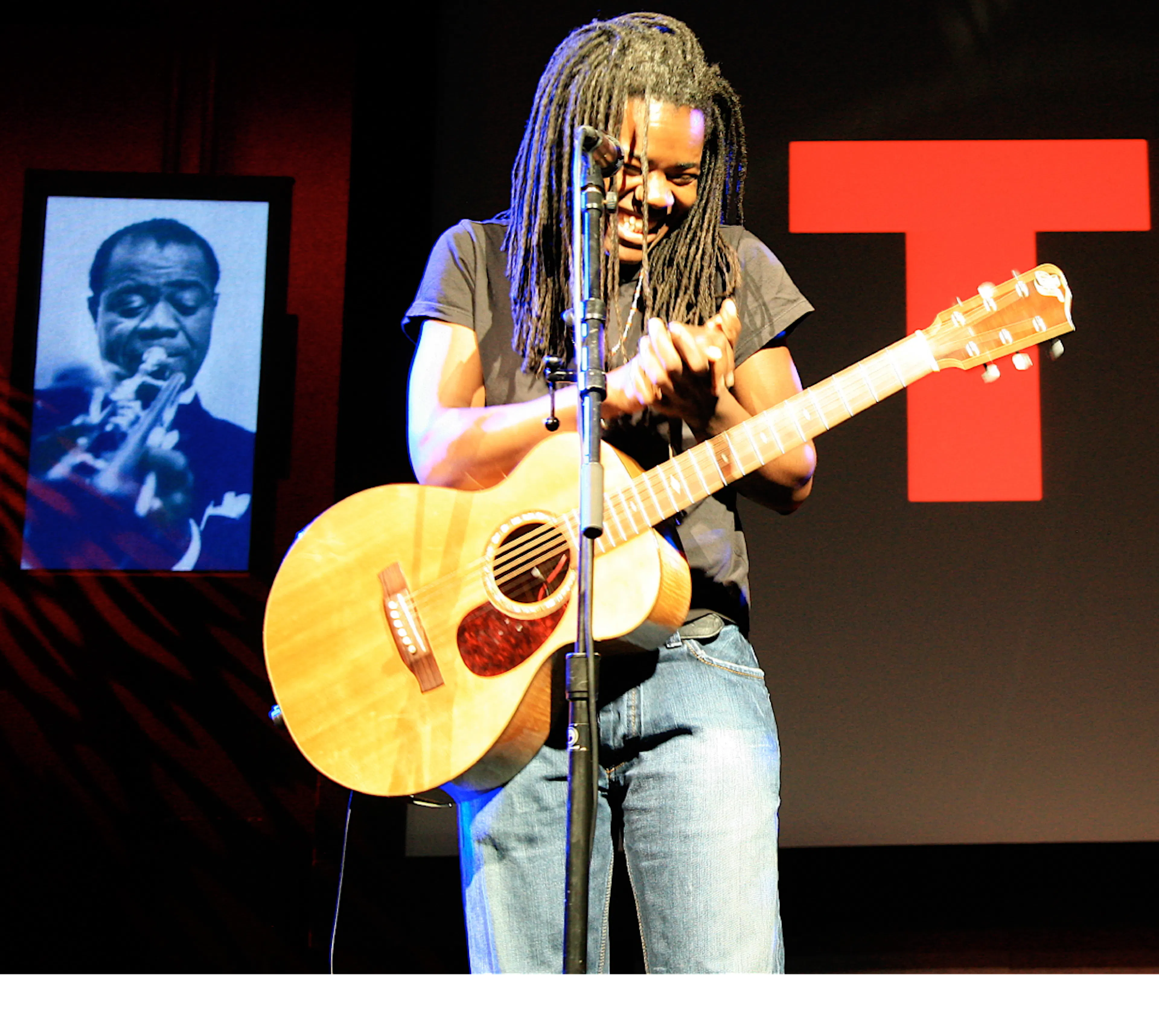 Tracy Chapman performs at a TED conference in 2007.