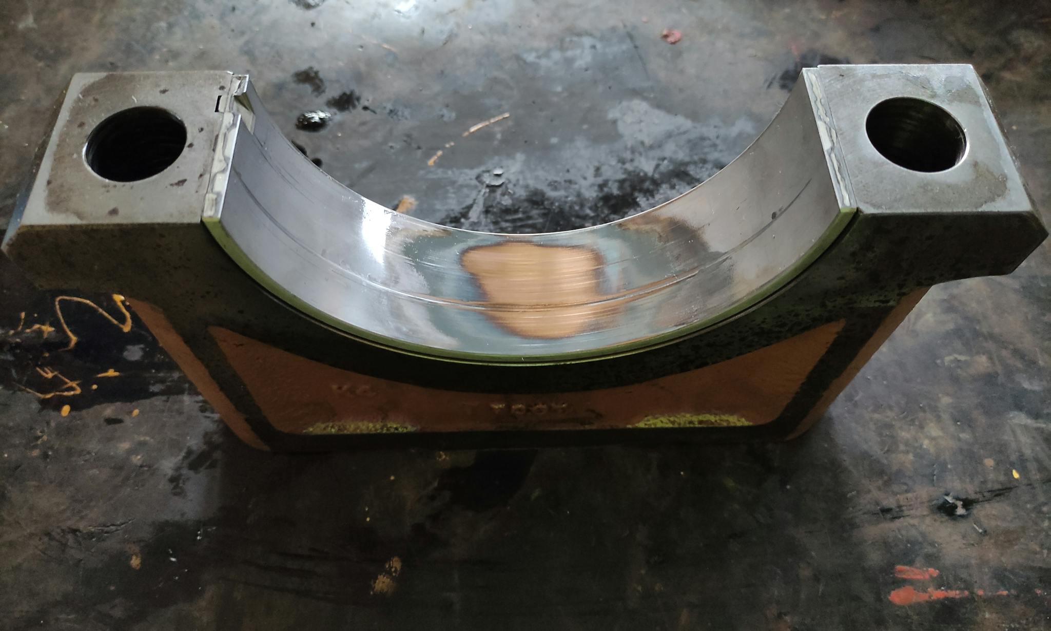 What causes crankshaft main bearings to fail?