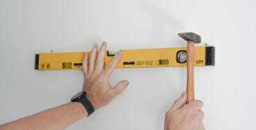 Medaillenwand aufhängen