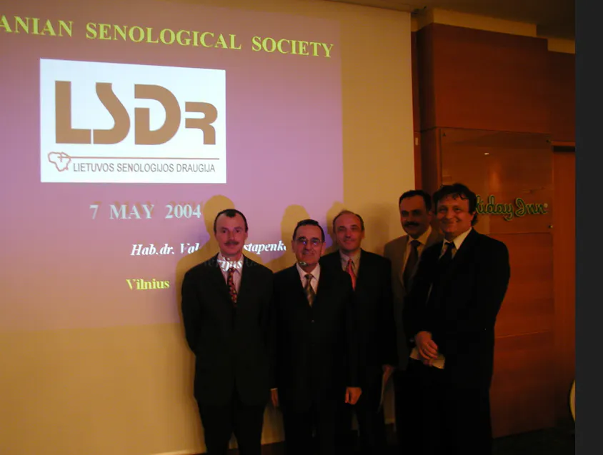 R. Orda (Izraelis) SIS (Tartautinė Senologijos Draugija), B.Thurlimann ( St.Gallen, Šveicarija ), R.Jakesz ( Viena, Austrija), V.Ostapenko ( Vilnius, Lietuva) , E.Aleknavičius (Vilnius, Lietuva)