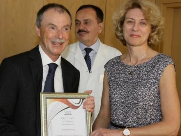 Prof. Beatas Thiurlimanas priėmiau NVI pasiūlymą įsijungti į Instituto Patariamosios tarybos darbą; Gydytoja radiologė dr. Jurgita Ušinskienė, prof. Rachel Hiltebrand, prof. Beatas Thiurlimanas, genetikė prof. Sonata Jarmalaitė, prof. Valerijus Ostapenko