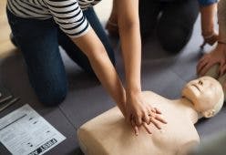 Masajul cardiac – Cât de important este să cunoaștem tehnica de prim ajutor!