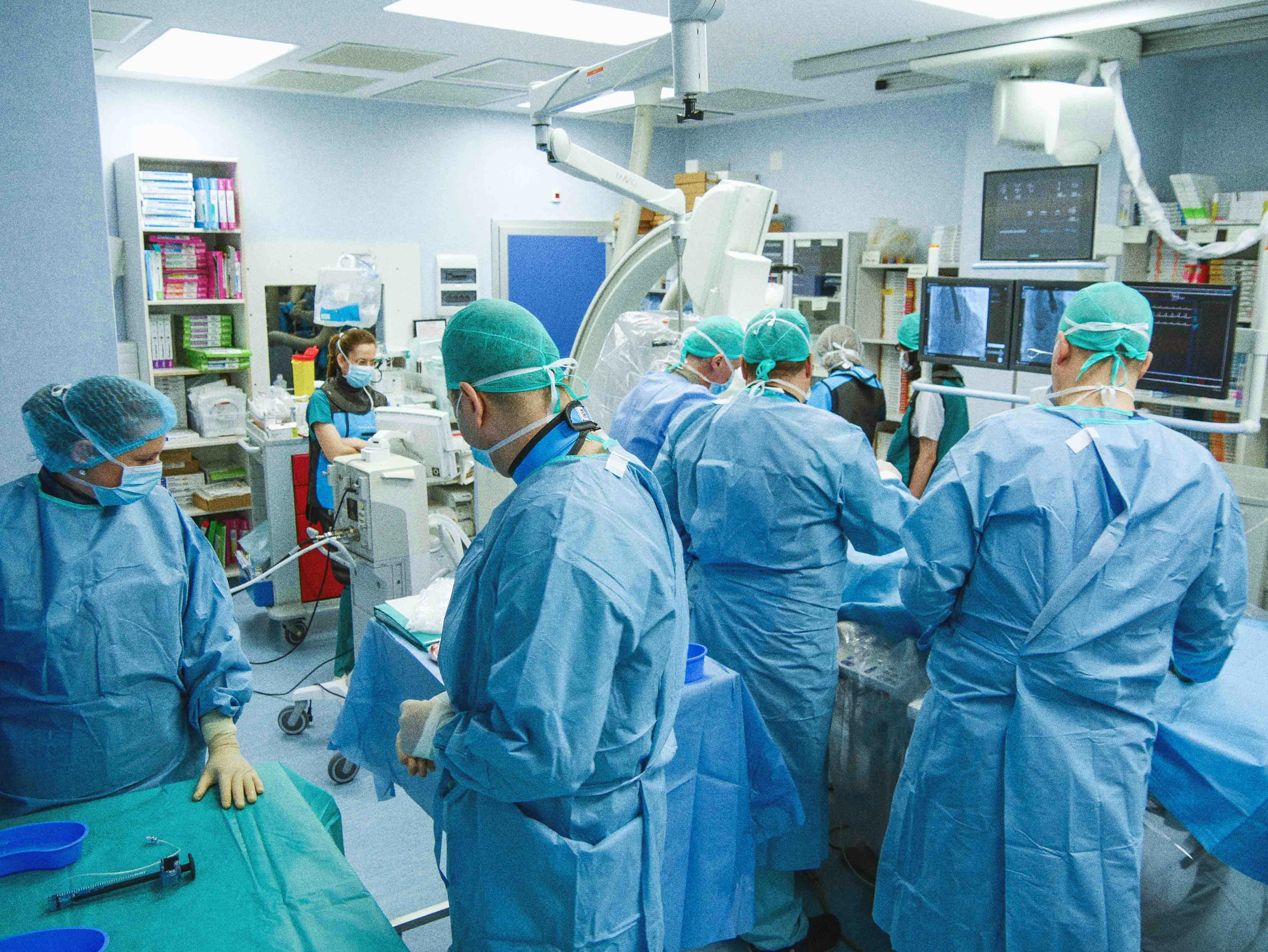 Proceduri hibrid pentru inimă efectuate de HeartTeam 