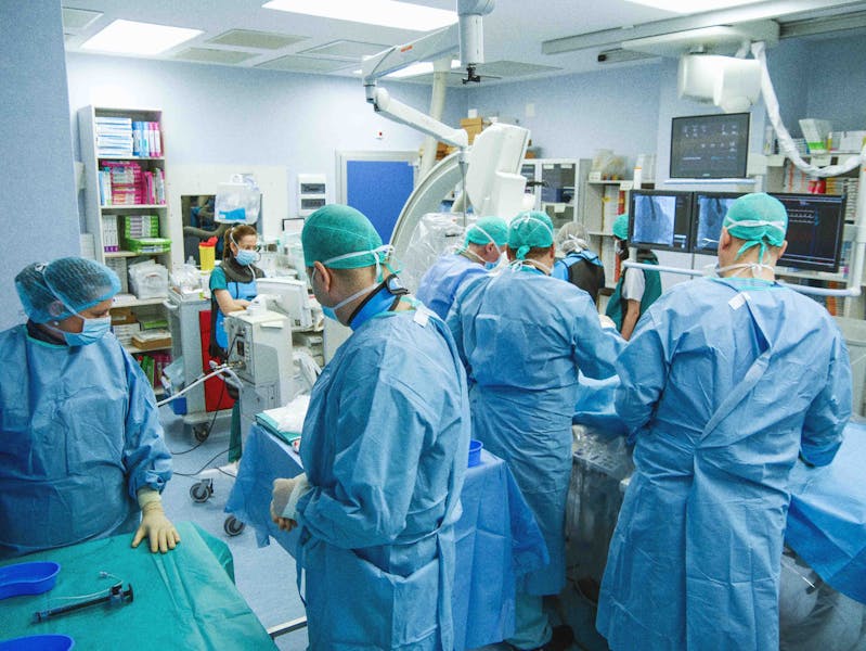 Proceduri hibrid pentru inimă efectuate de HeartTeam 