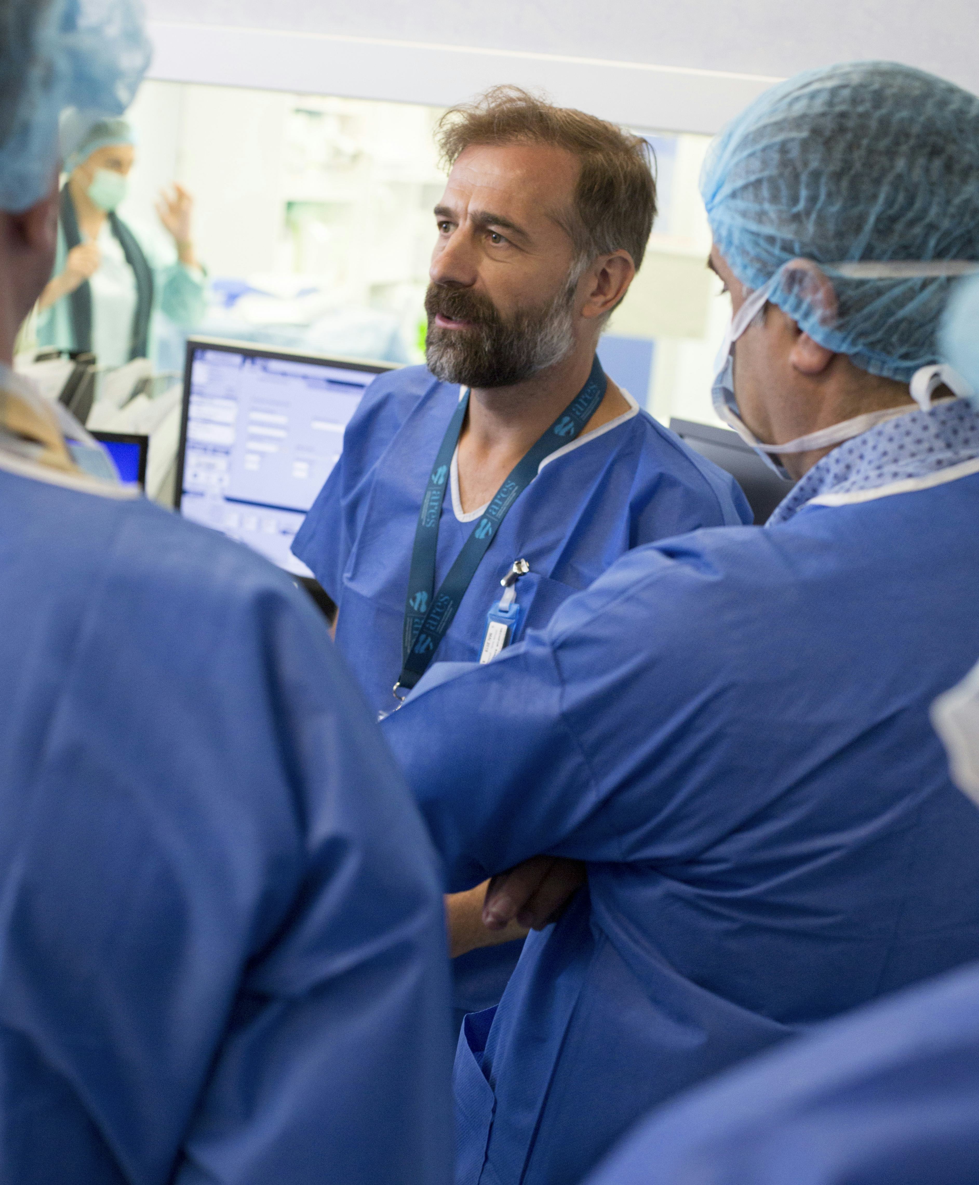 Medici străini se specializează la București - Centrele ARES | Lider in Cardiologie