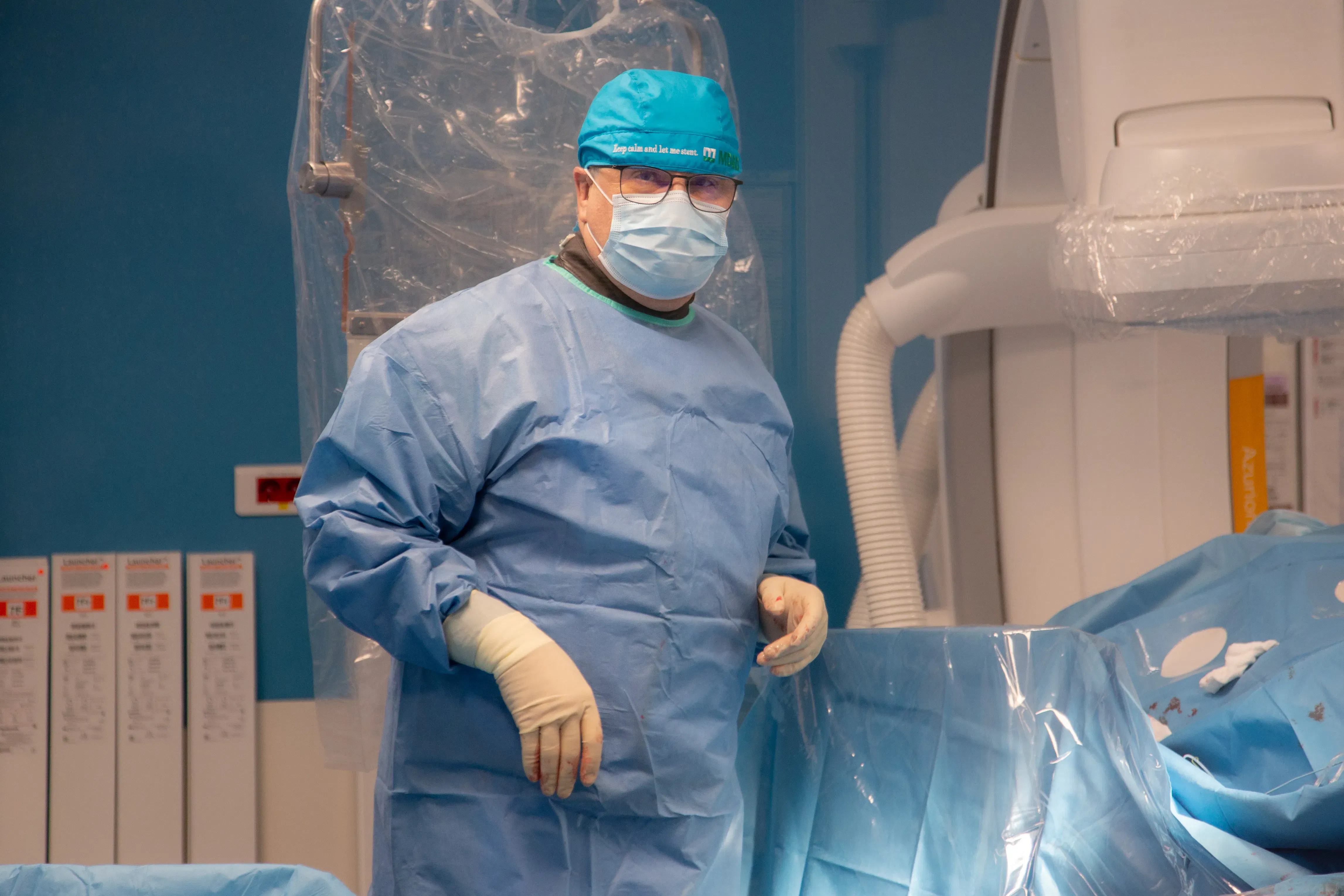 Caz vascular complex: stenoză carotidiană subocluzivă tratată prin angioplastie cu stent