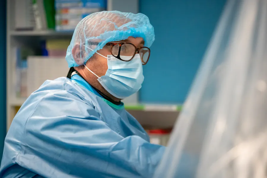 Angioplastie cu balon farmacologic activ pentru un pacient de 78 de ani cu boală arterială periferică avansată și istoric cardiovascular complex
