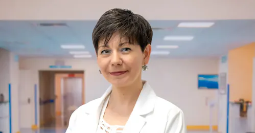 Dr. Adela Roșianu, medic primar cardiolog la MONZA ARES Cluj, consultație cardiologică, ecocardiografie, Holter ECG și test de efort.