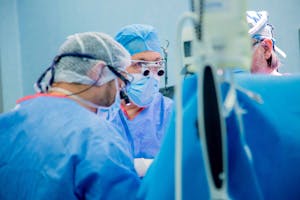 Reprotezarea valvulară mitrală total endoscopică | Chirurgie cardiacă modernă