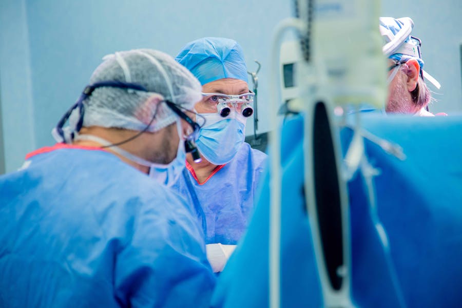 Reprotezarea valvulară mitrală cu valvă biologică și închiderea endoluminală a urechiușei atriului stâng | Chirurgie cardiacă modernă